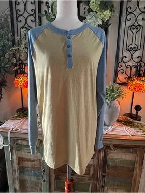 NWOT Unisex LuLaRoe Mark Henley Top